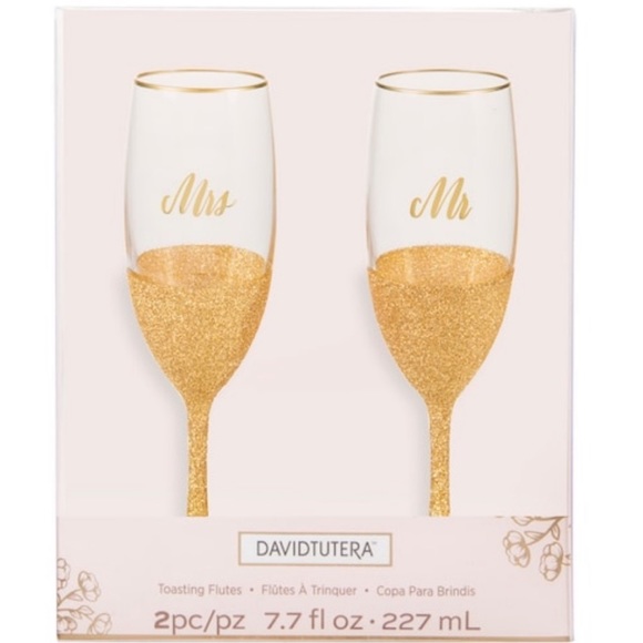 David Tutera Dining 33 David Tutera Mr Mrs Toasting Champagne
